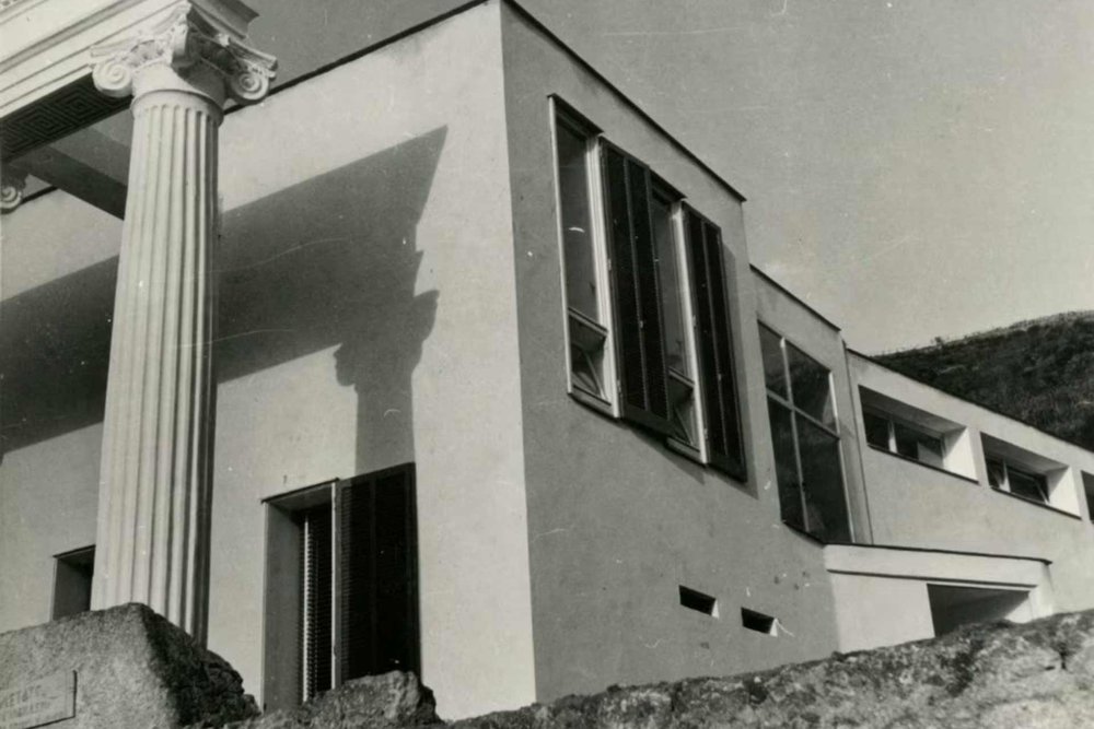 Gardella_Terme-Regina-Isabella_Domus_1952